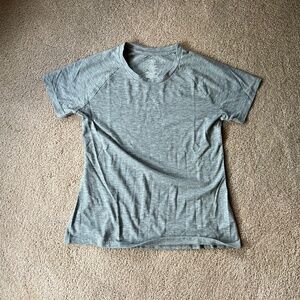 Athletic Works Gray T-Shirt Size S